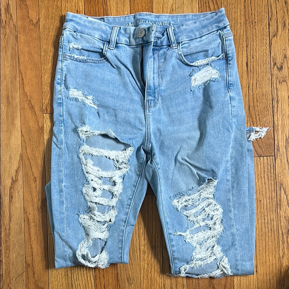 American Eagle Outfitters Light Blue Distressed Skinny Jeans